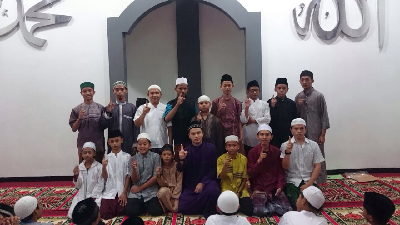 pesantren itu miniatur kehidupan